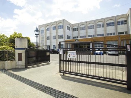 小学校　名古屋市立東丘小学校（小学校）まで899m