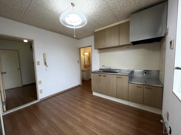 居室・リビング　ゆったりしたダイニングキッチン