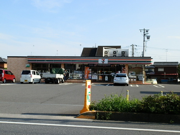 コンビニ　セブンイレブン（コンビニ）まで370m