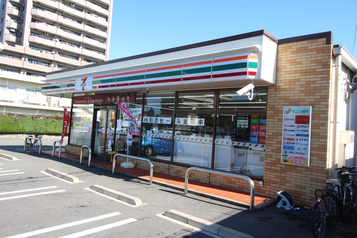 コンビニ　セブンイレブン（コンビニ）まで75m