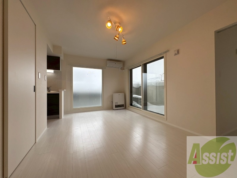 居室・リビング　広々としたリビングですね。使い勝手がよさそうですね！