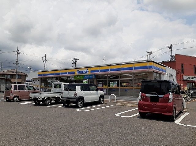 コンビニ　ミニストップ　鈴鹿平田店（コンビニ）まで200m