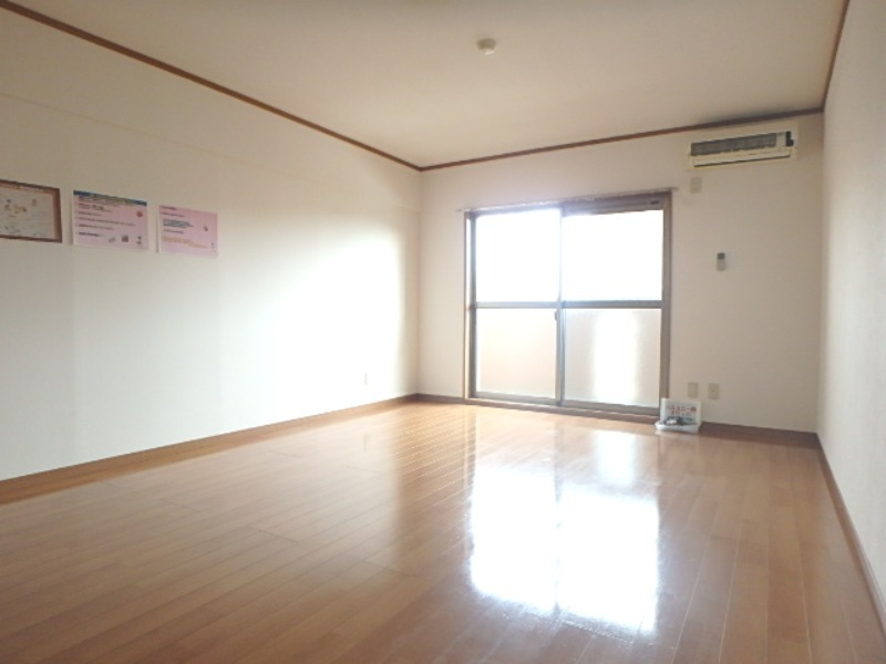 居室・リビング　図面と現状に相違がある場合には現状を優先