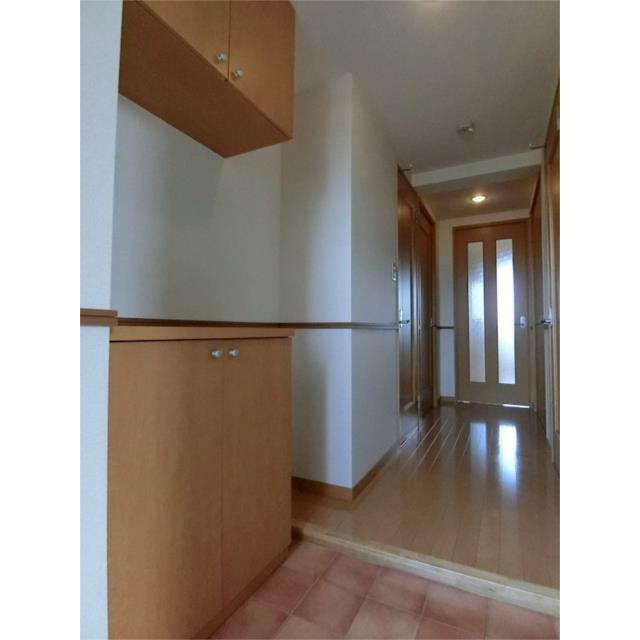 玄関　別部屋写真です。