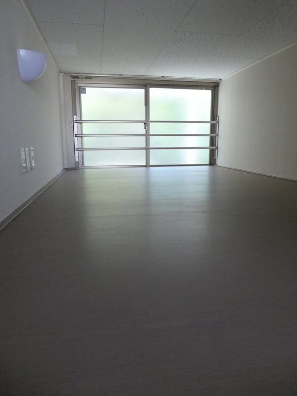 その他部屋・スペース　３．５帖のロフトは窓と照明付きで、２面採光で風通し良好です♪