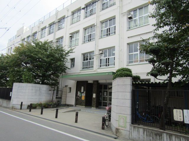 小学校　大阪市立桑津小学校（小学校）まで445m
