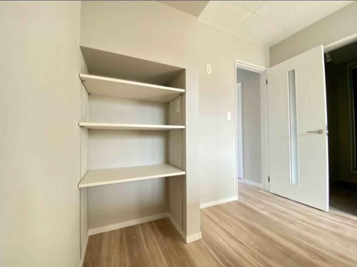 キッチン　収納力のある可動棚