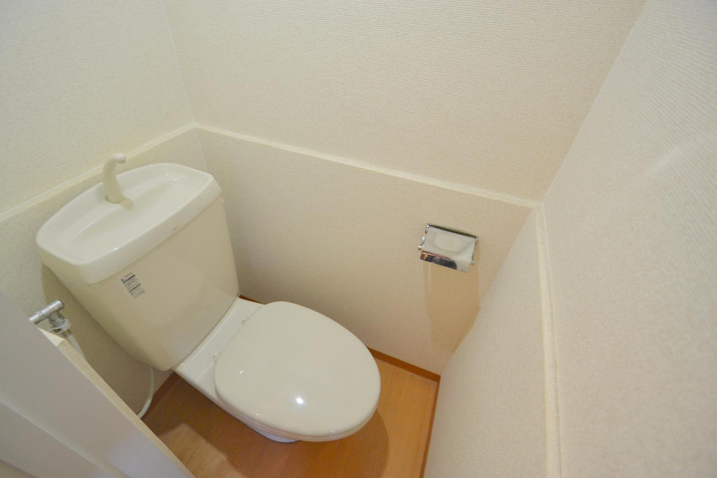 トイレ　※別号室の写真です。