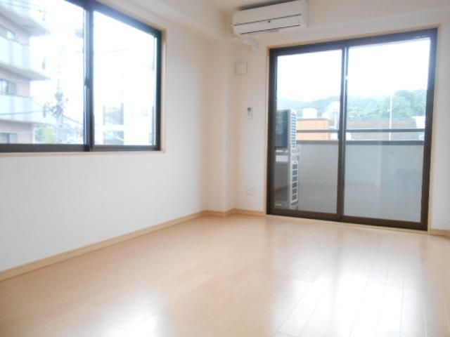 居室・リビング　★★２面採光★★