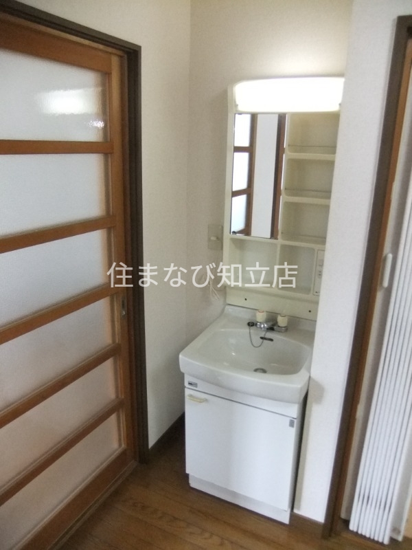 洗面設備　同型別部屋写真