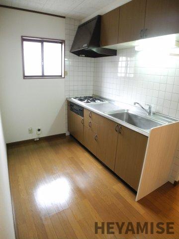 キッチン　※同間取りの別の階のお部屋の画像です※