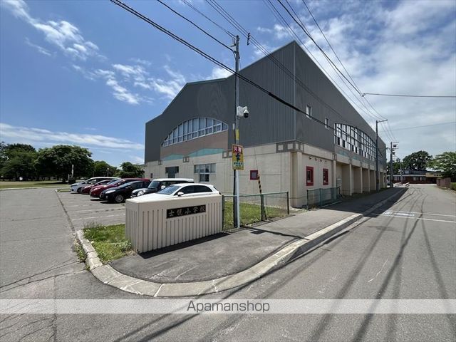 小学校　士幌小学校（小学校）まで332m