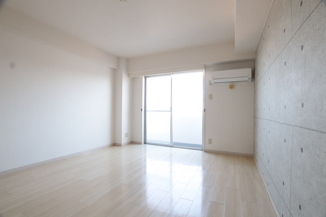 居室・リビング　９．６帖ございます♪