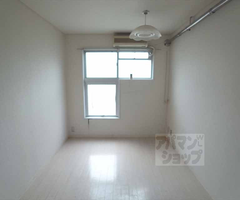 居室・リビング　洋室（部屋によって床色が異なります）