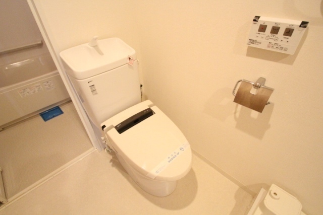 トイレ　別号室の写真です