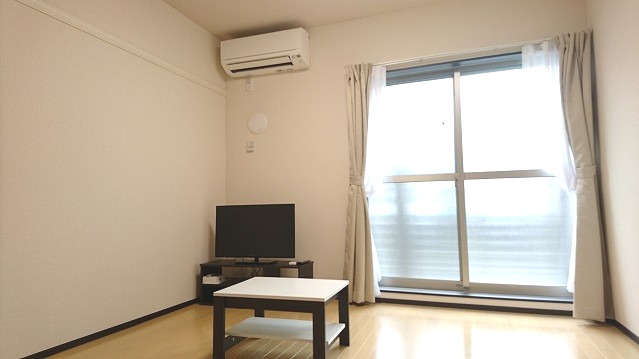 居室・リビング　※１階はフローリング、２階はカーペットになります