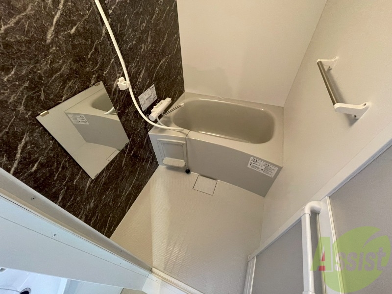 バス・シャワールーム　お風呂になります。一日の疲れを癒してくださいね。