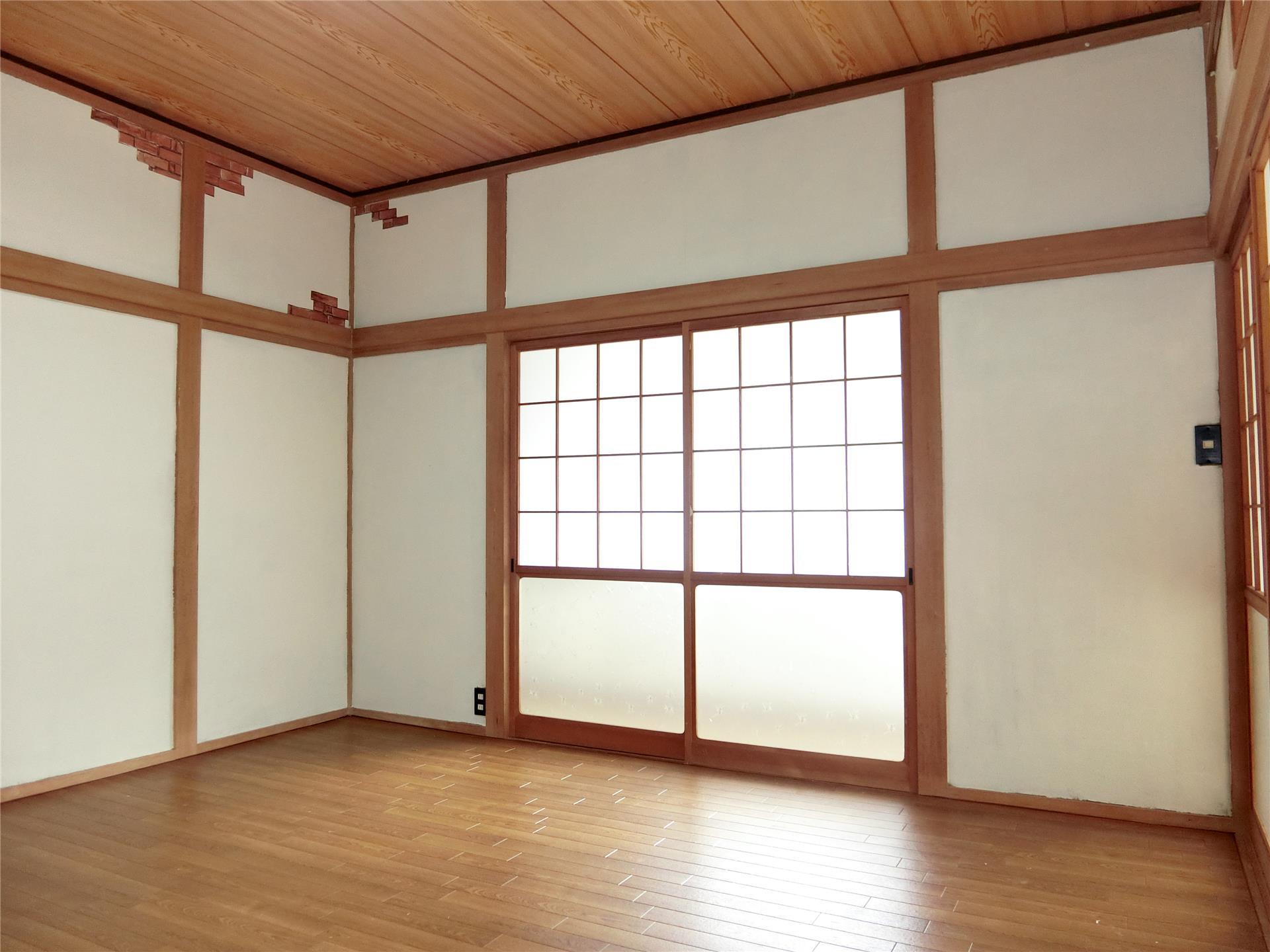 その他部屋・スペース　2階洋室8帖♪生活のしやすいフローリング仕様！便利な収納付♪