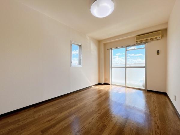 居室・リビング　広々とした洋室！