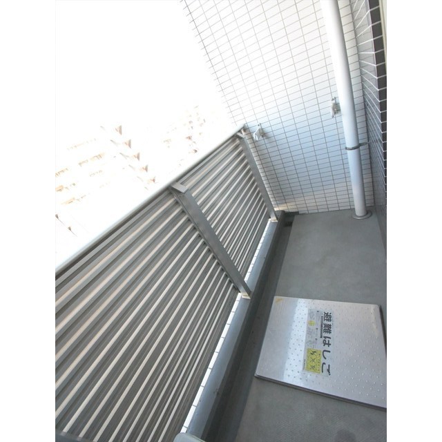 バルコニー　外からの目が気にならないバルコニーで洗濯物が干せます