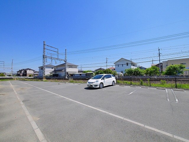 駐車場　駐車場に車を止められます