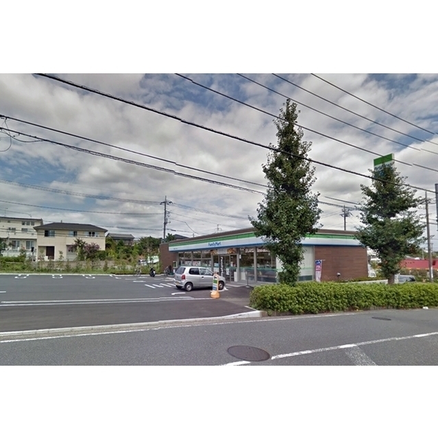 コンビニ　ファミリーマート湘南ライフタウン店（コンビニ）まで240m