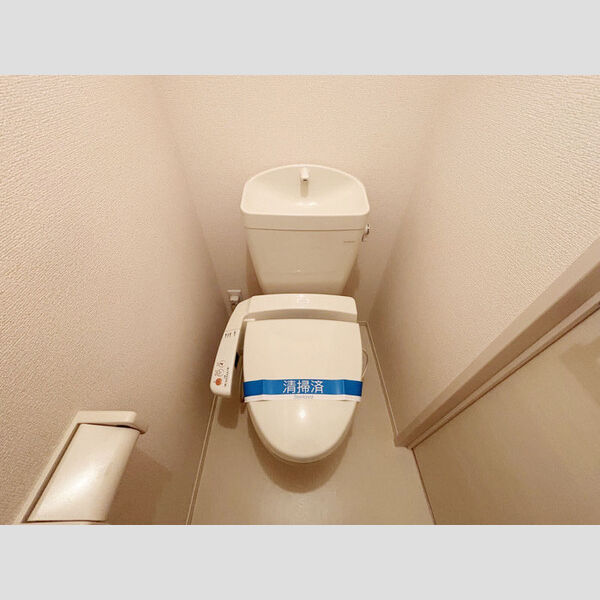 トイレ　清潔感のあるトイレです