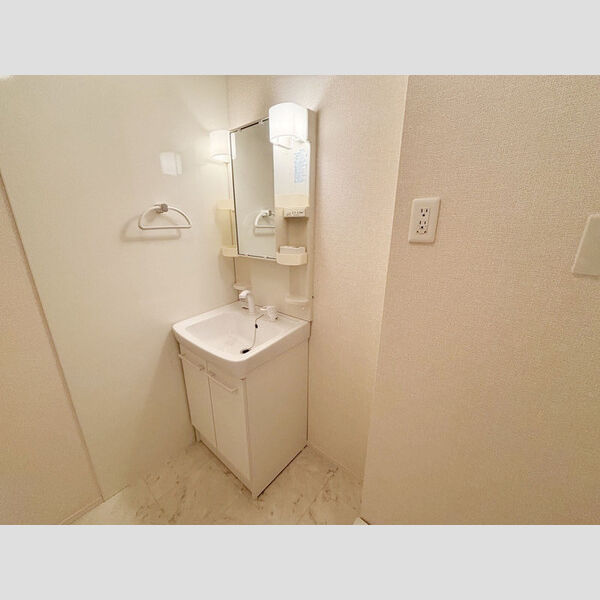 洗面設備　広い洗面スペース