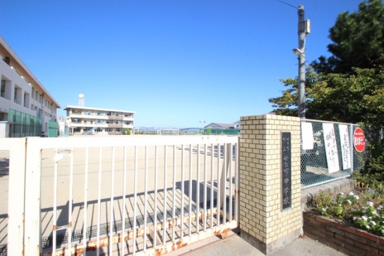 中学校　廿日市市立廿日市中学校（中学校）まで1500m