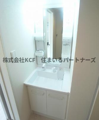 洗面設備　同型タイプ別物件です