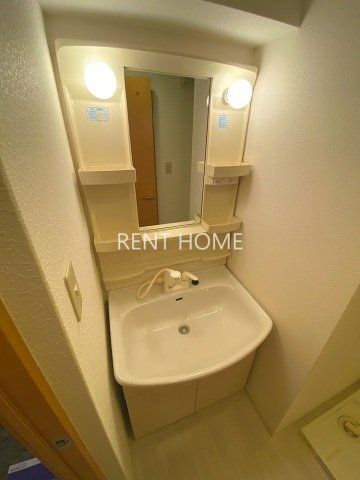 洗面設備　使い勝手の良いシャンプードレッサーです