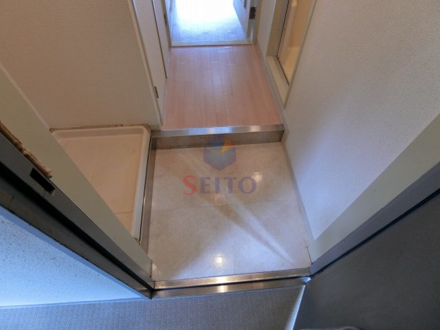 玄関　同間取・別号室