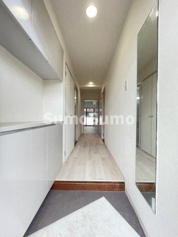 玄関　収納もある玄関です