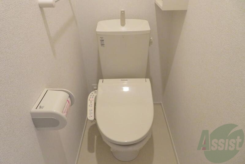 トイレ　ウオシュレット機能付き収納ボックスも付いてるのでとっても便利