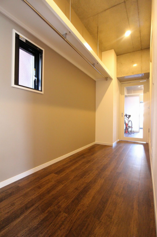 玄関　玄関にシューズボックス付いてます　　　　　別室参考写真