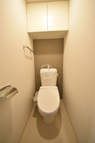 トイレ　アクセリス大阪福島　温水洗浄便座