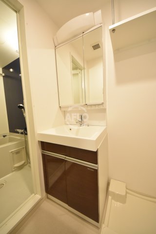 洗面設備　アクセリス大阪福島　独立洗面化粧台