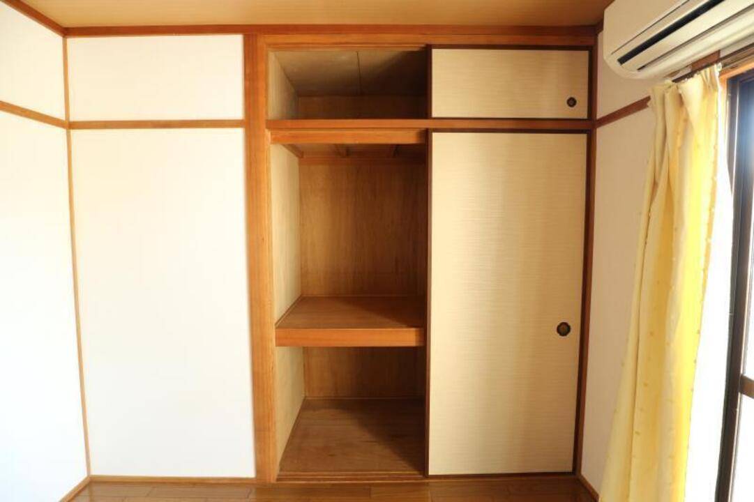 収納　押入れ