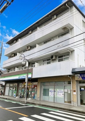 建物外観　４階建ての賃貸マンション