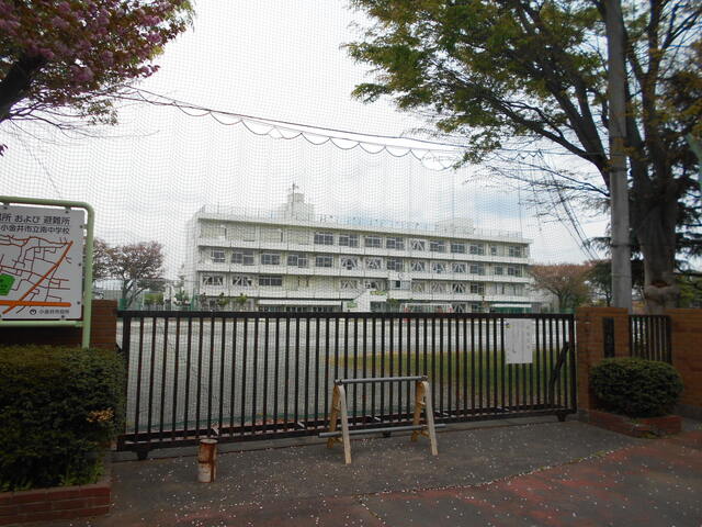 中学校　小金井市立南中学校（中学校）まで500m