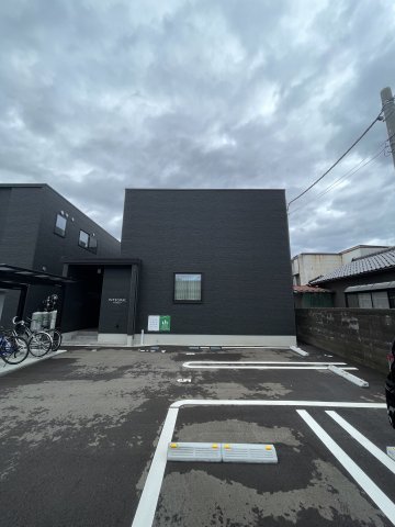 建物外観　落ち着いた雰囲気の外観です