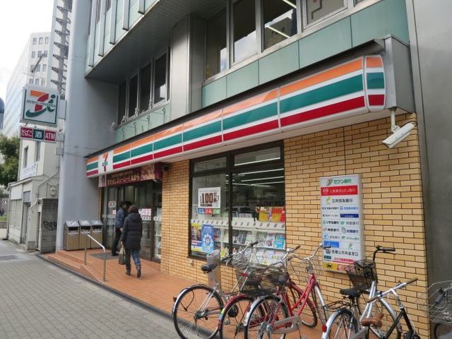 コンビニ　セブンイレブン靱本町1丁目店（コンビニ）まで175m