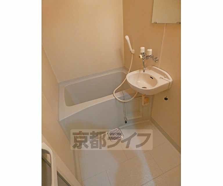 バス・シャワールーム　綺麗なお風呂です。