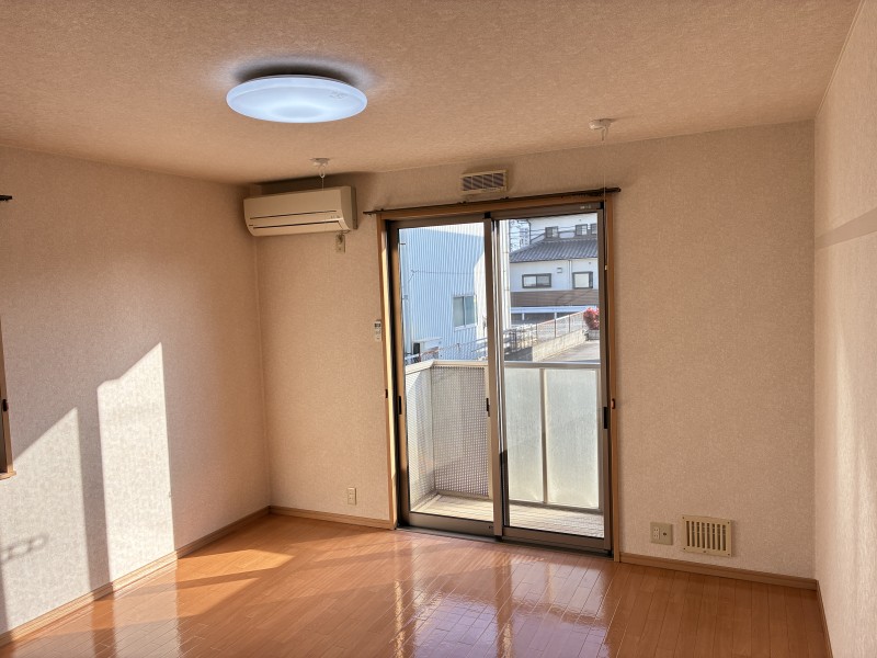 居室・リビング　広々とした洋室です