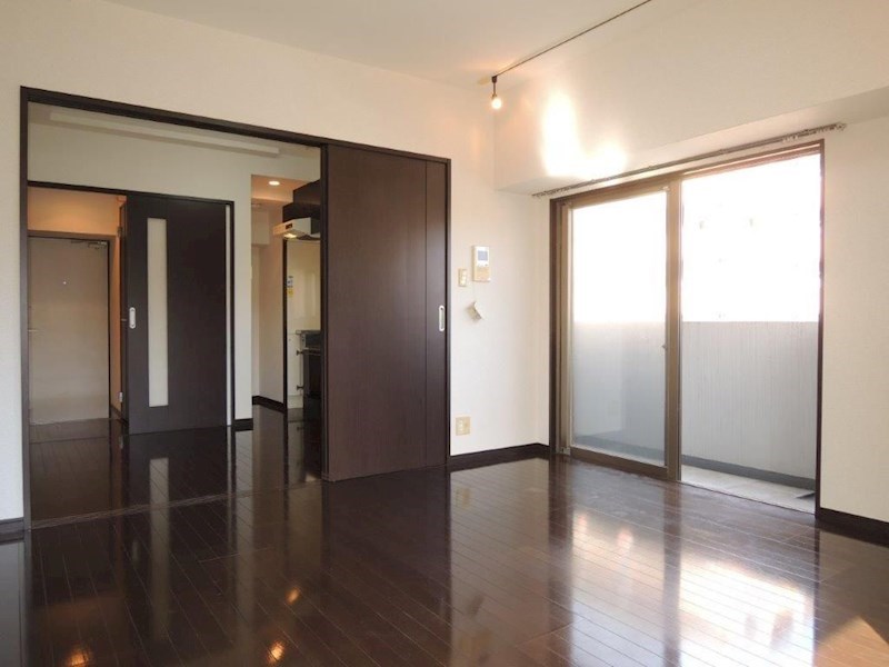 居室・リビング　リビング　※別号室参考写真