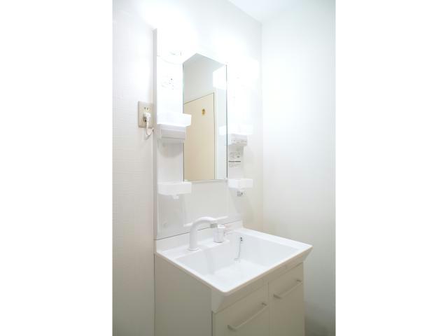 洗面設備　※リノベーション工事中。写真はイメージです。