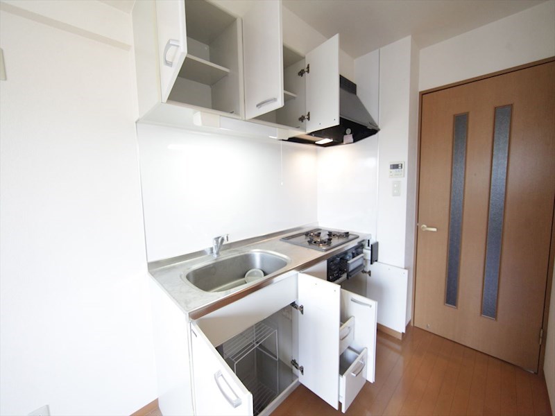 キッチン　システムキッチン（ガス3口コンログリル付）