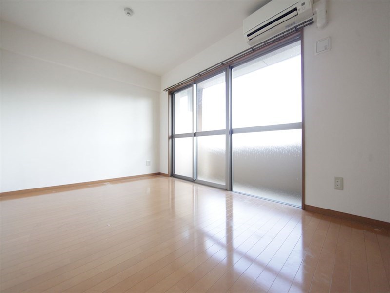 バルコニー　ＬＤＫ11.2帖　システムキッチン　エアコン完備　バルコニー