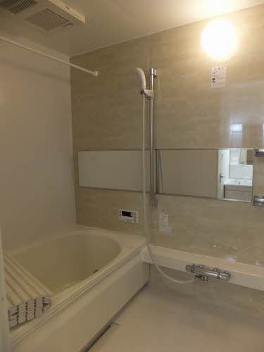 バス・シャワールーム　浴室　追い焚き機能付き