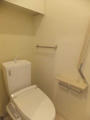 トイレ　温水洗浄便座